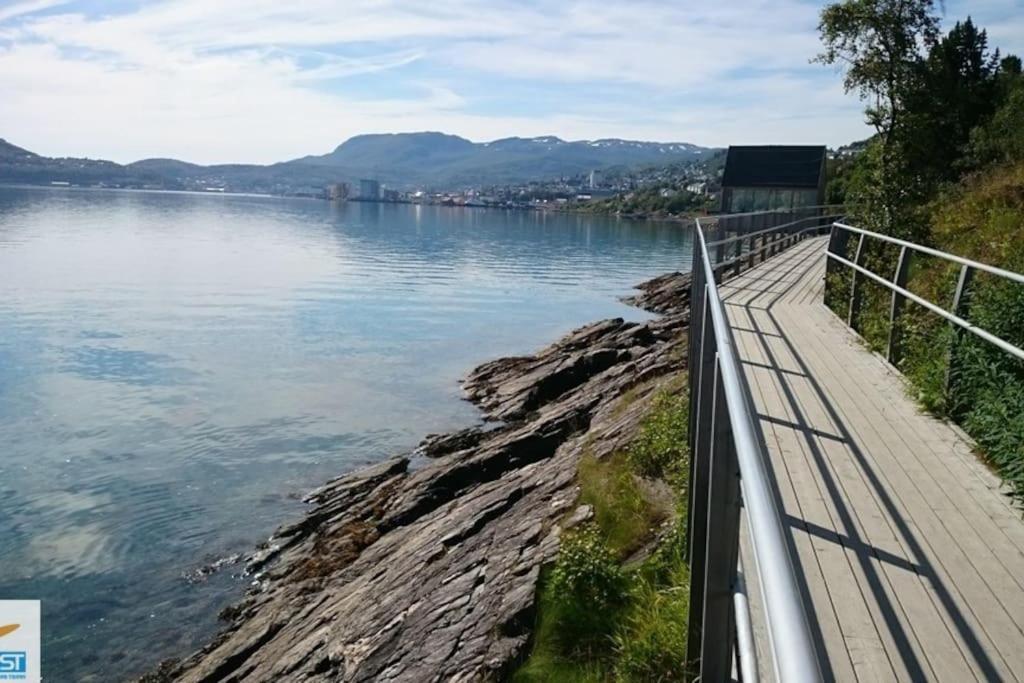 Hel Utleieleilighet I Harstad Buitenkant foto